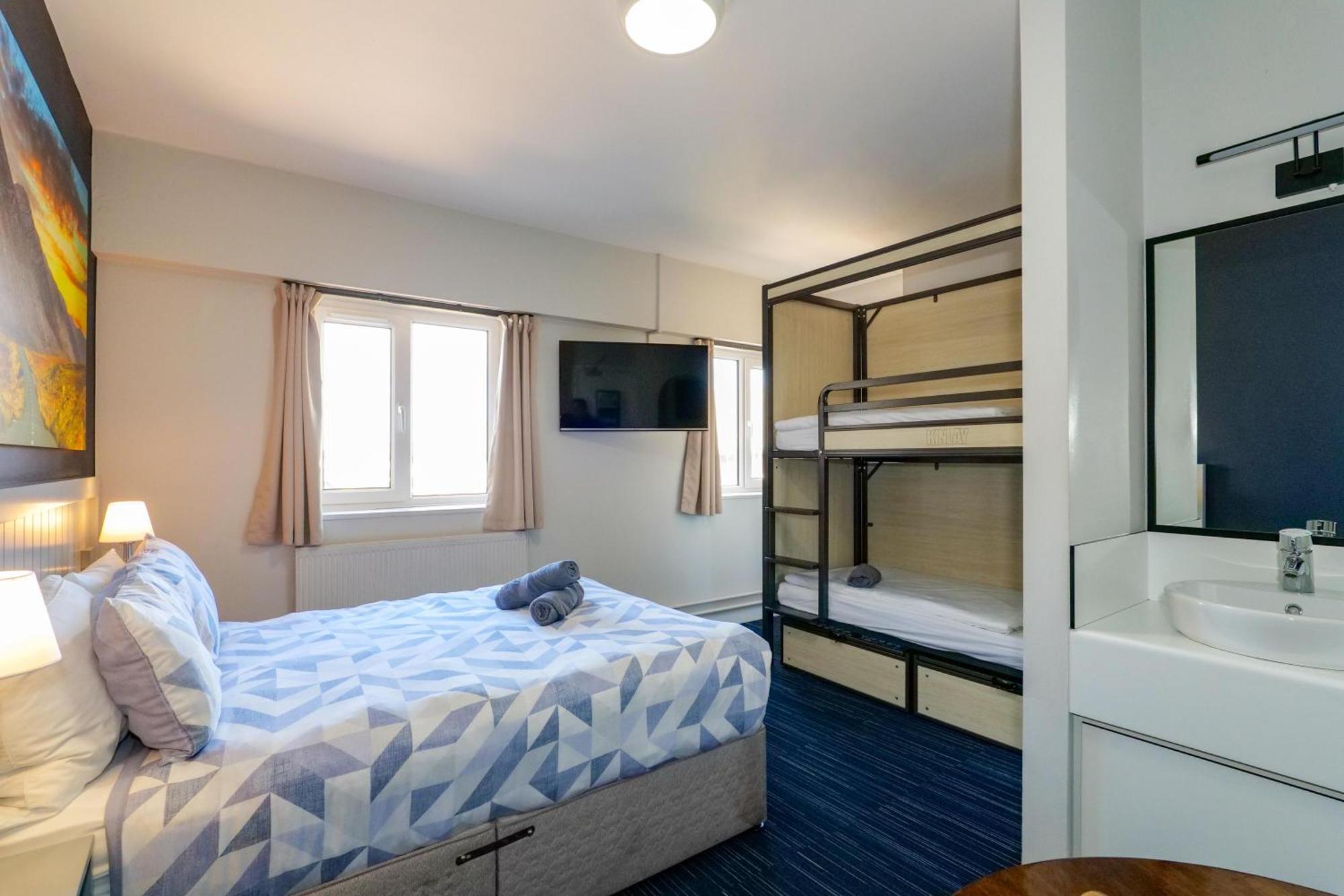4 Bed Family Room en suite