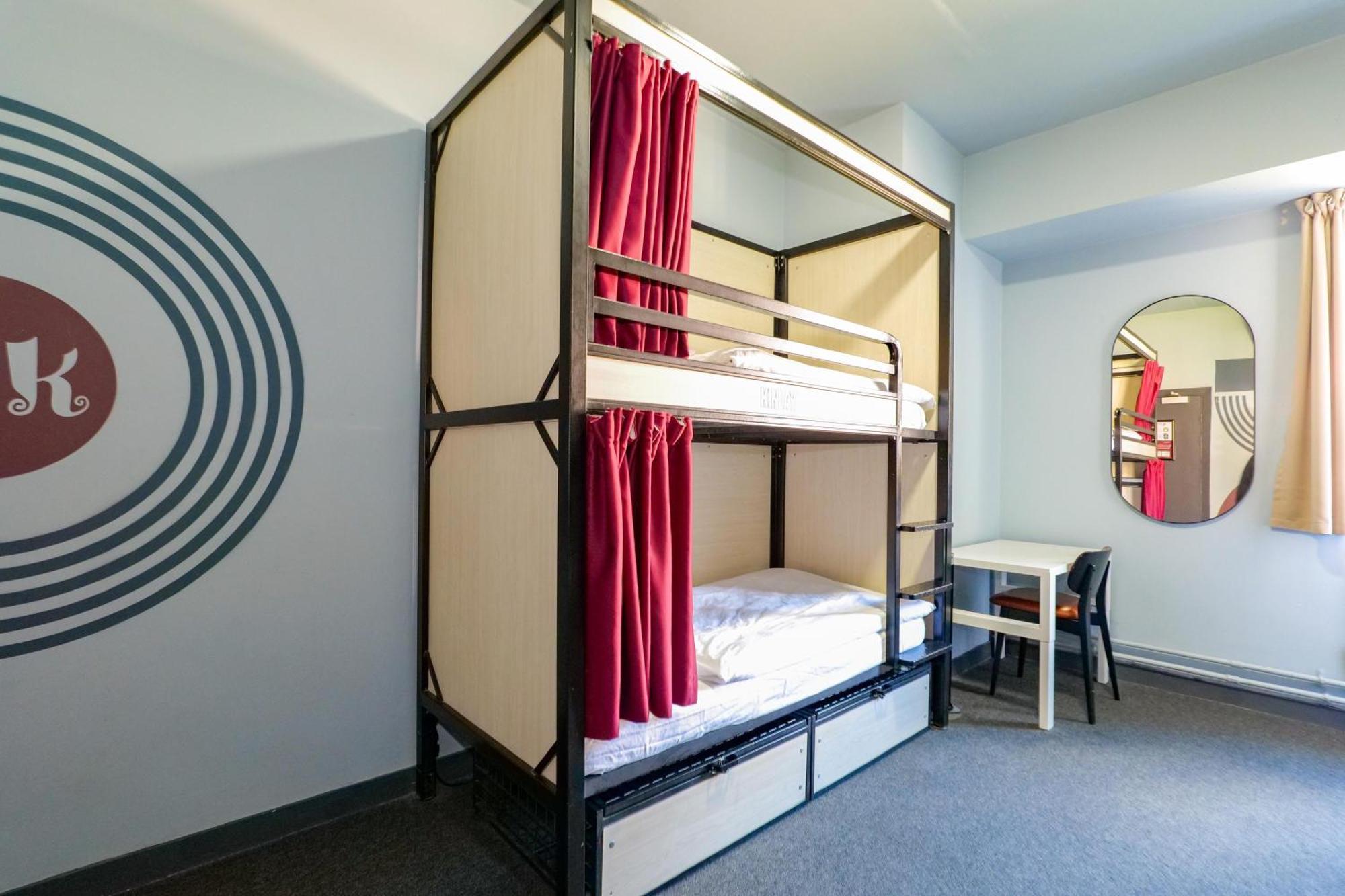 8 Bed Private Room